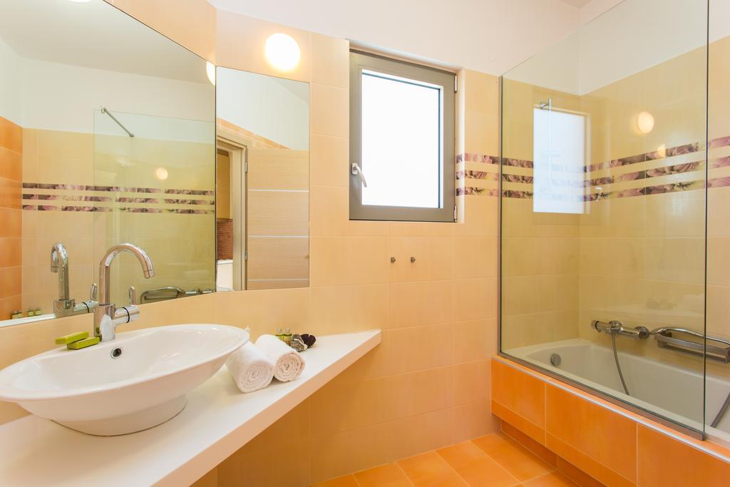 Deluxe Villa Ianthos - Outdoor Hot Tub & Kids Pool Gallos Екстер'єр фото